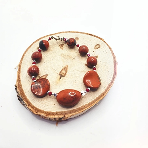 Red Jasper mixed shapes lobster clasp bracelet - Picture 3 of 4